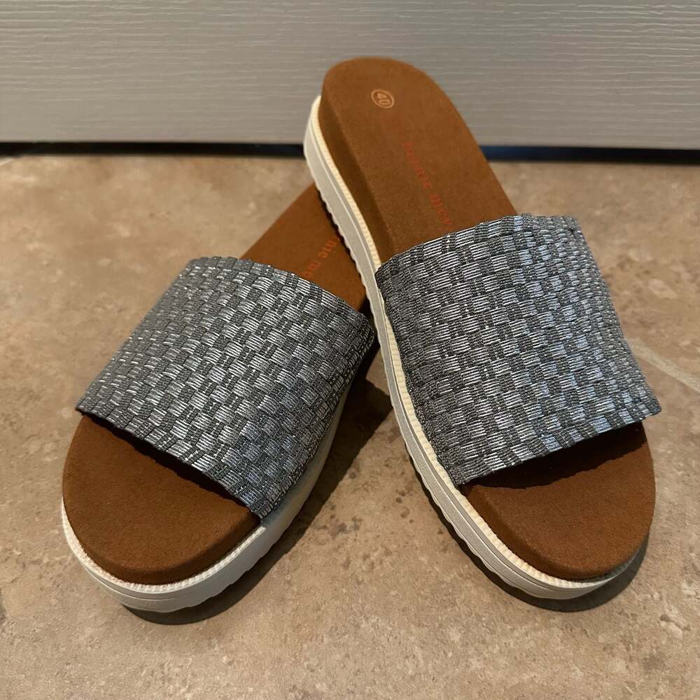 Bernie Mev Capri Woven Memory Foam Slide Sandals Silver Grey Size 40